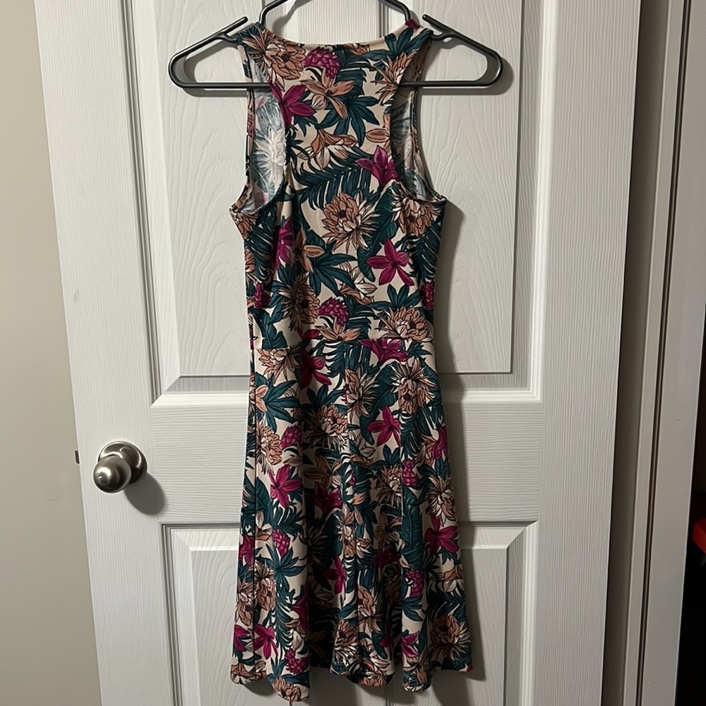Dress - Picture 3 of 4